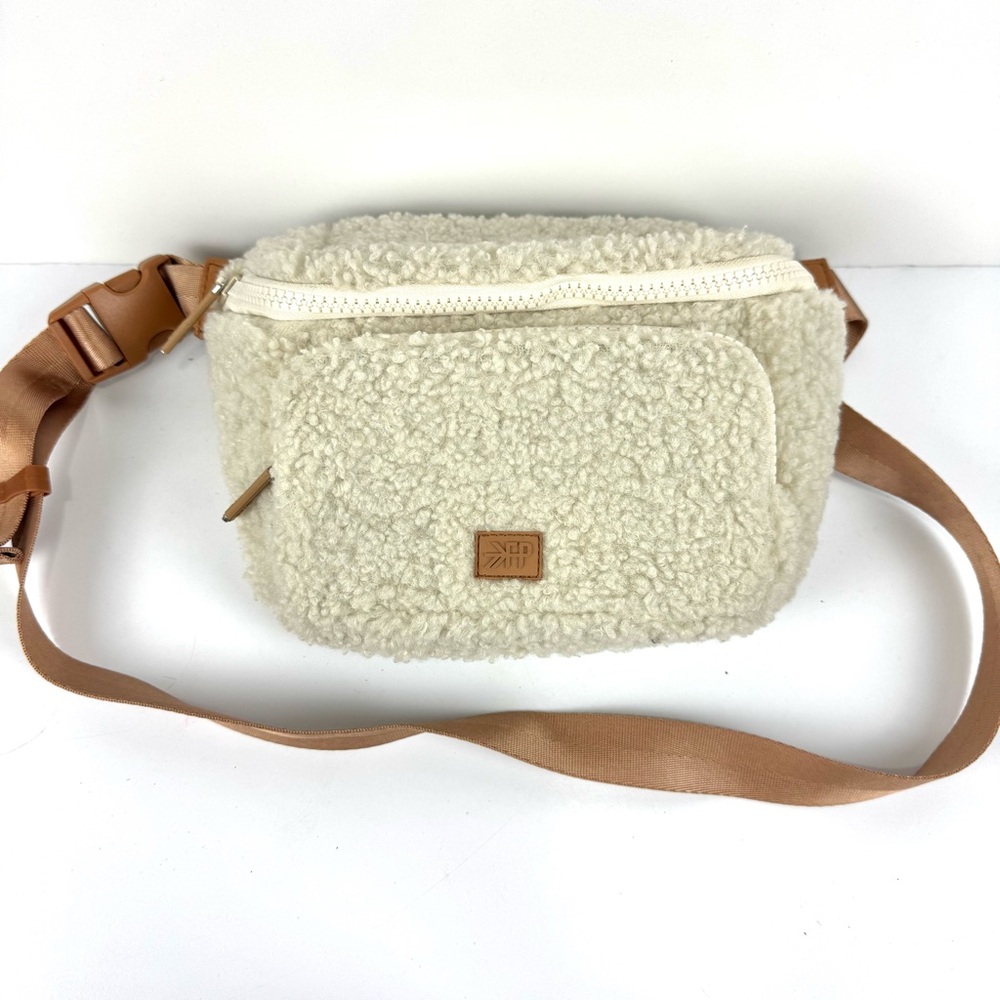 Freshly Picked Cream Tan Sherpa Fleece Crossbody Bag Medium Fanny Pack Purse NEW - Picture 6 of 8